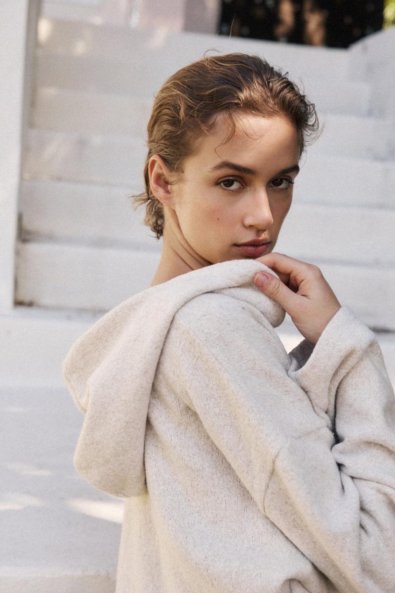 SOFT HOODIE WITH A WRAP-UP EFFECT - Image 3