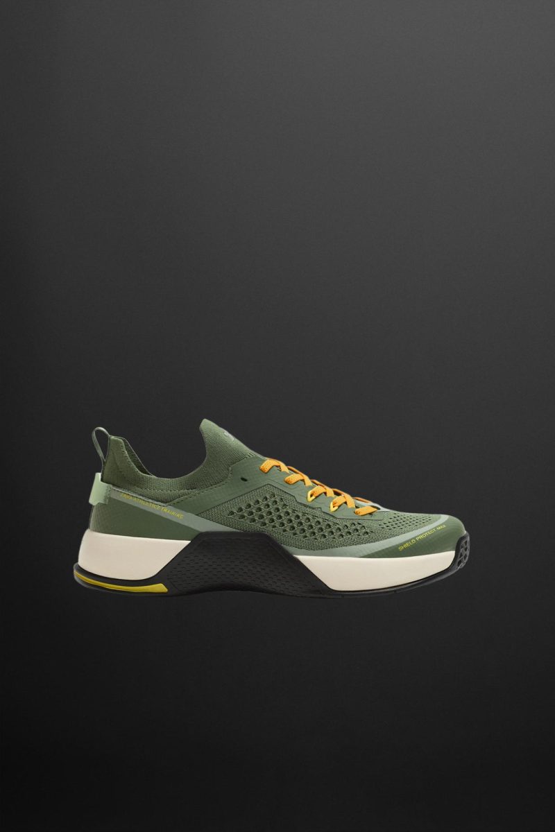 TRAINING SHOES